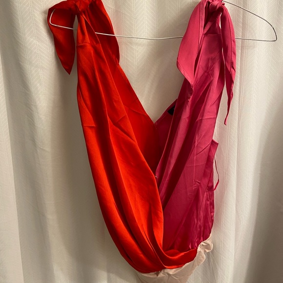 DRAPE TIE BODYSUIT - RED & FUCHSIA - Picture 2 of 6
